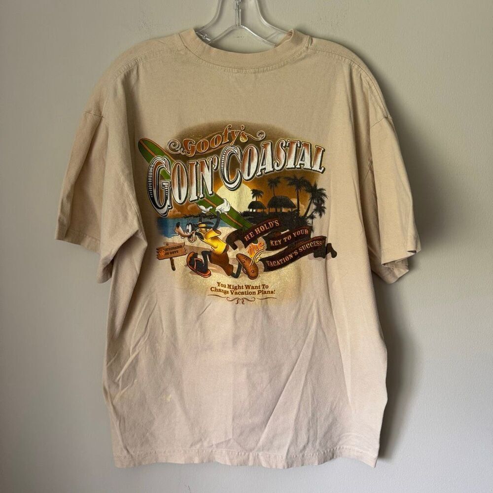 Disney Goofy Goin Coastal DisneyLand Shirt Size XL Cream